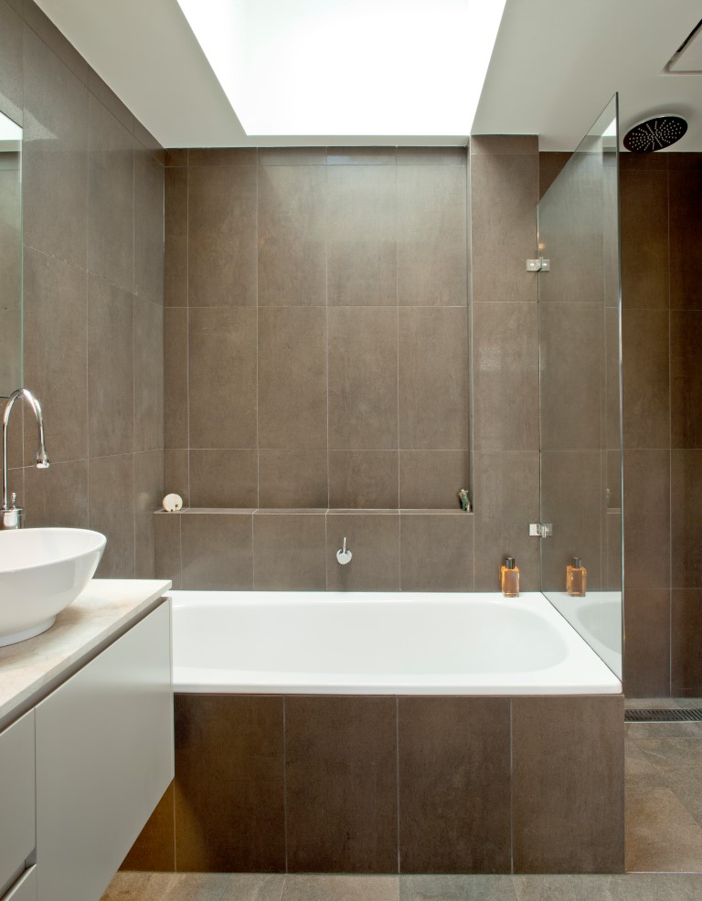 Bathtub